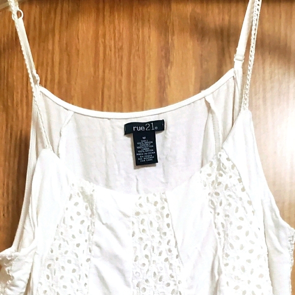 Rue21 Tops - Flowey white crop top